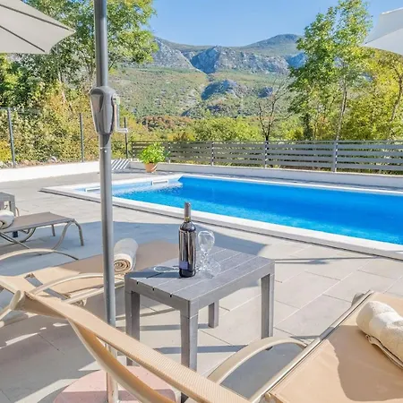 Traditional Poolside Surrounded By Nature In Tribalj 别墅 Tribalj (Primorsko-Goranska)